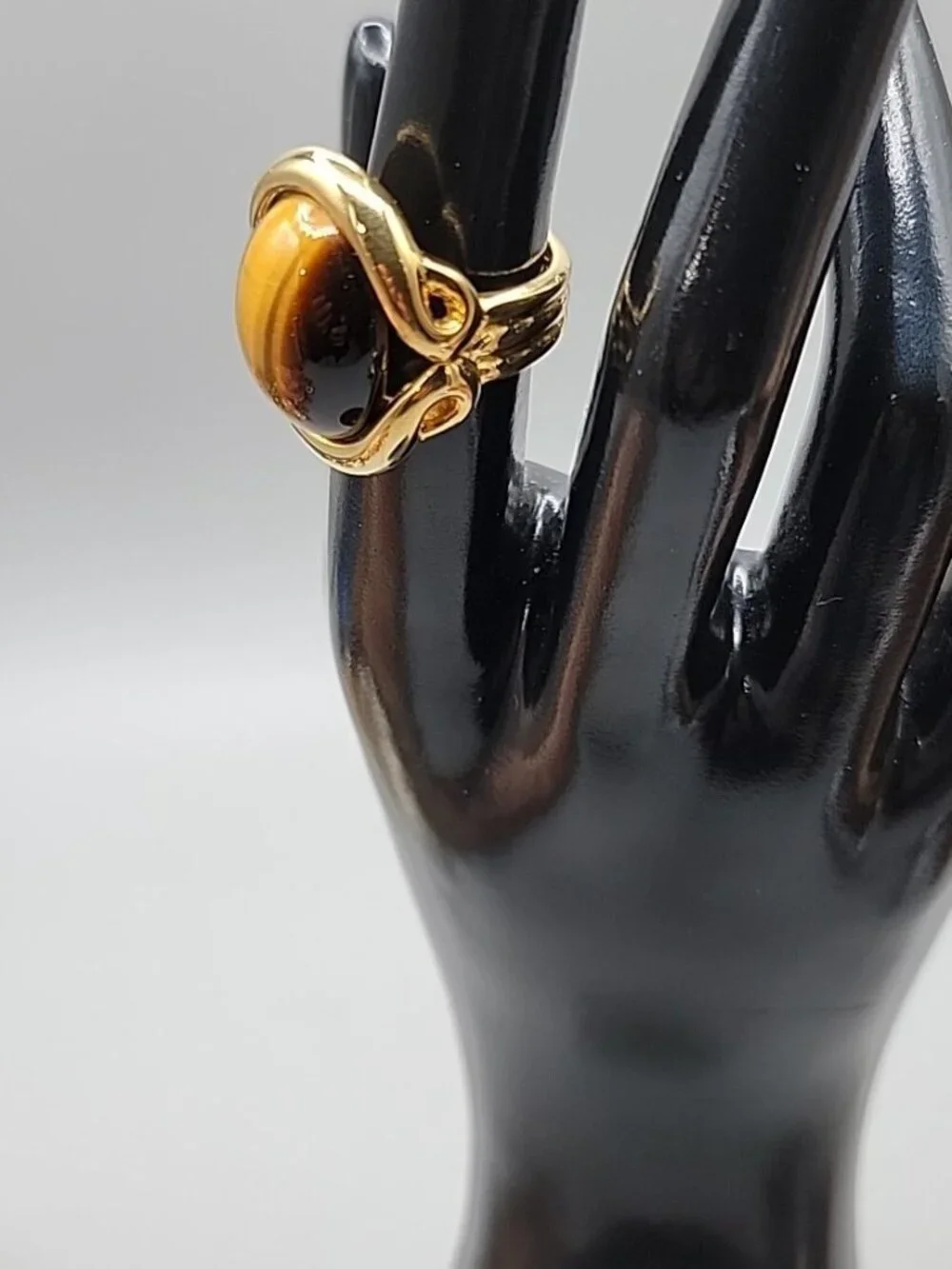 VTG Signed JOMAZ Tiger's Eye Statement Ring Gold Tone Cocktail Cabochon 5.5 RARE